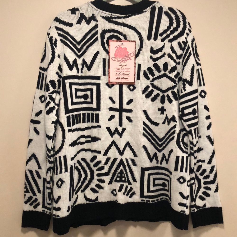 🆕Girls black/ivory Trendy Aztec pattern cardi sweater coat! Medium! Very soft! - Picture 3 of 5